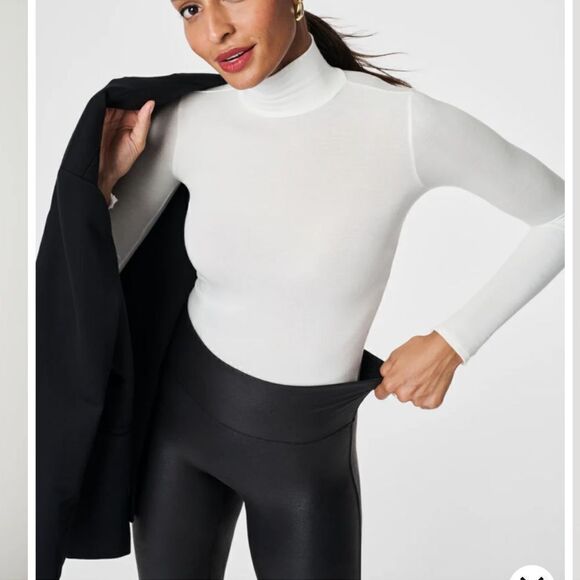 EXCELLENT CONDITION WOMEN’S XL SPANX FAUX LEATHER HI-WAISTED BLACK LEGGINGS - Picture 7 of 11